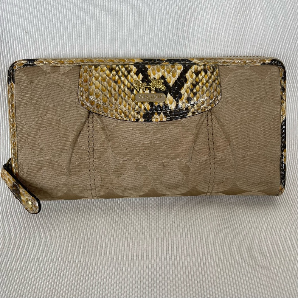 Couch beige snake skin wallet with zipper and 
compartments